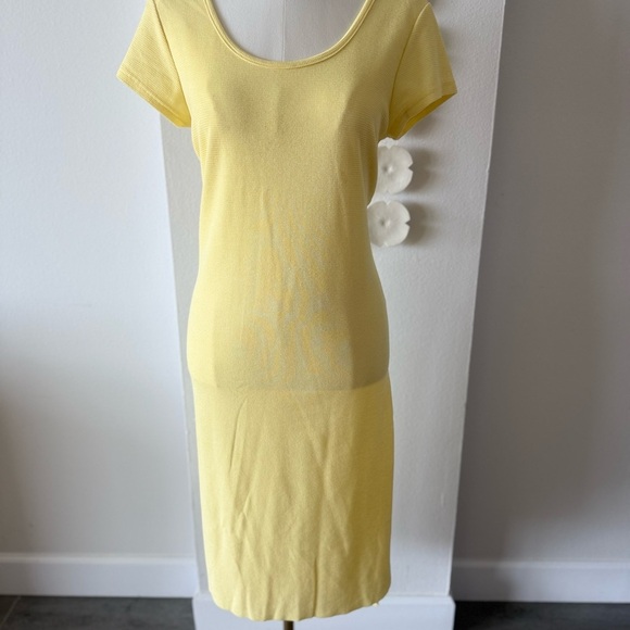Naiba Yellow T-Shirt Dress – One Size (Fits 12–14) - Picture 6 of 7